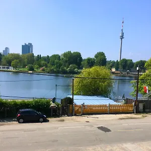 Ajo - Alte Donau View Balcony - Self-check-in Apartment